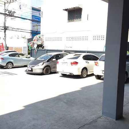 Rinrada Loft Resident Hotel Chiang Mai Exterior photo