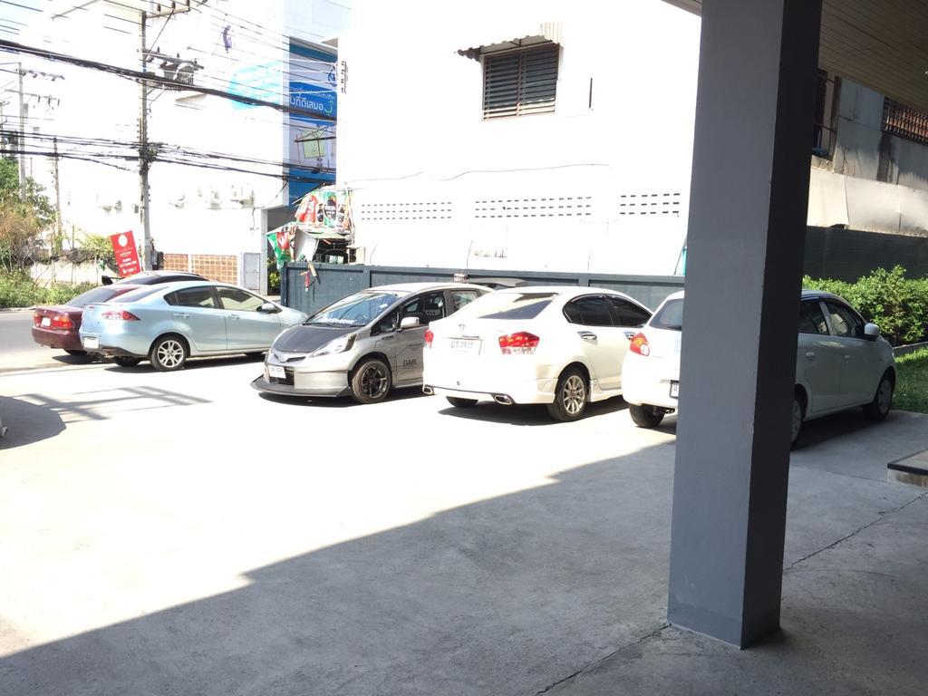 Rinrada Loft Resident Hotel Chiang Mai Exterior photo